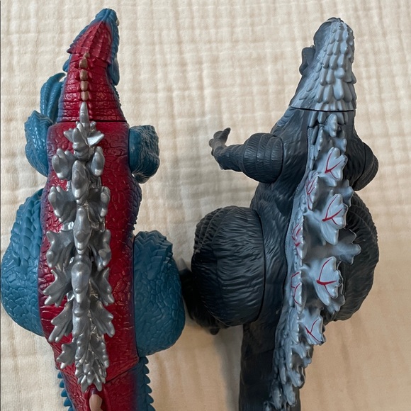 Godzilla Action Figures (2) - Picture 5 of 5